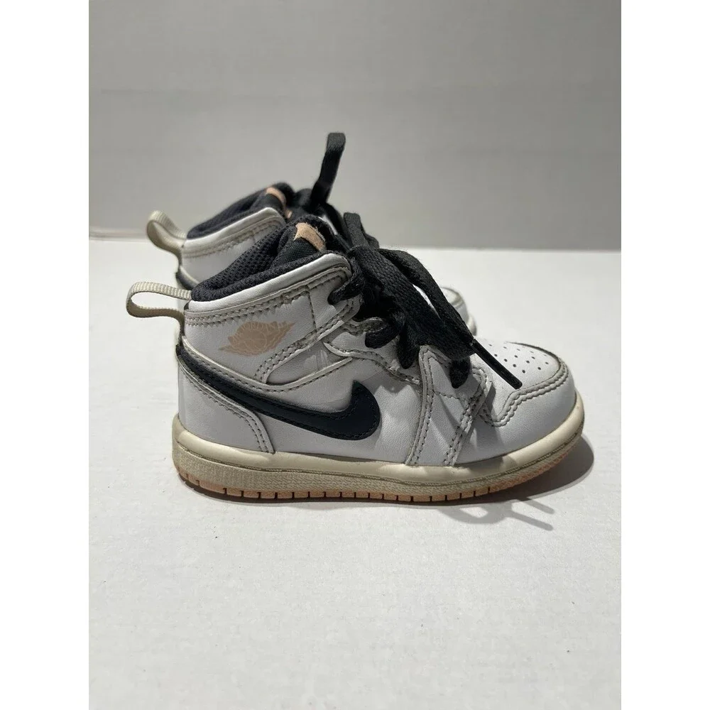 Nike Jordan 1 Mid White Arctic Orange Size 6C